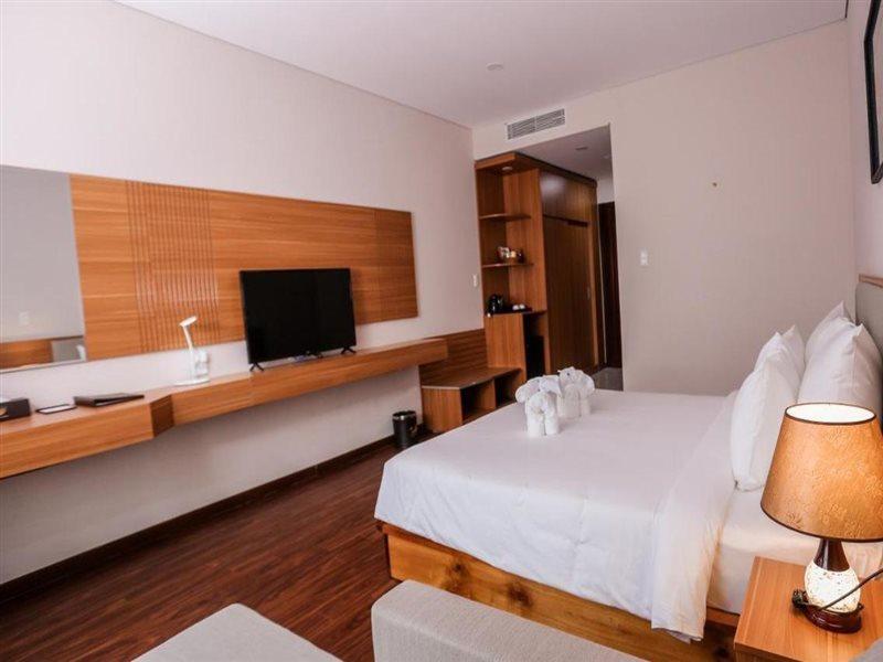 Elephants Hotel Буонметхуот Экстерьер фото